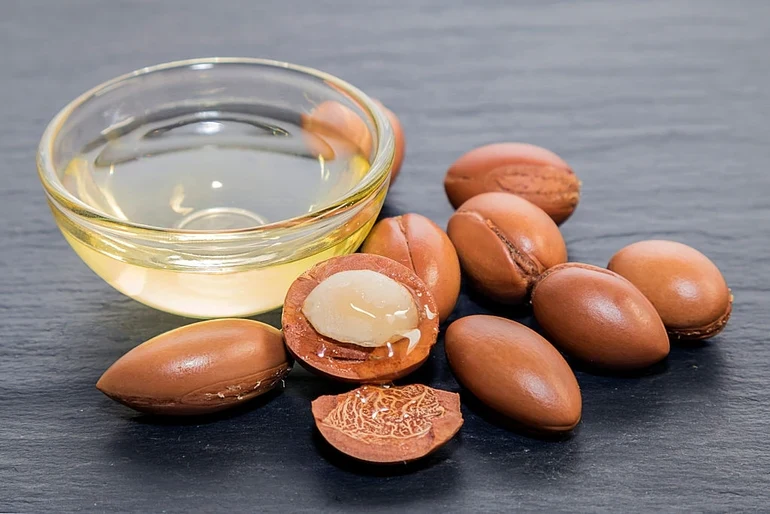 Moroccan Argan Oil untuk Wajah: Manfaat dan Cara Pemakaian