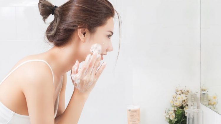 Pembersih Wajah Terbaik untuk Semua Jenis Kulit: Panduan Lengkap
