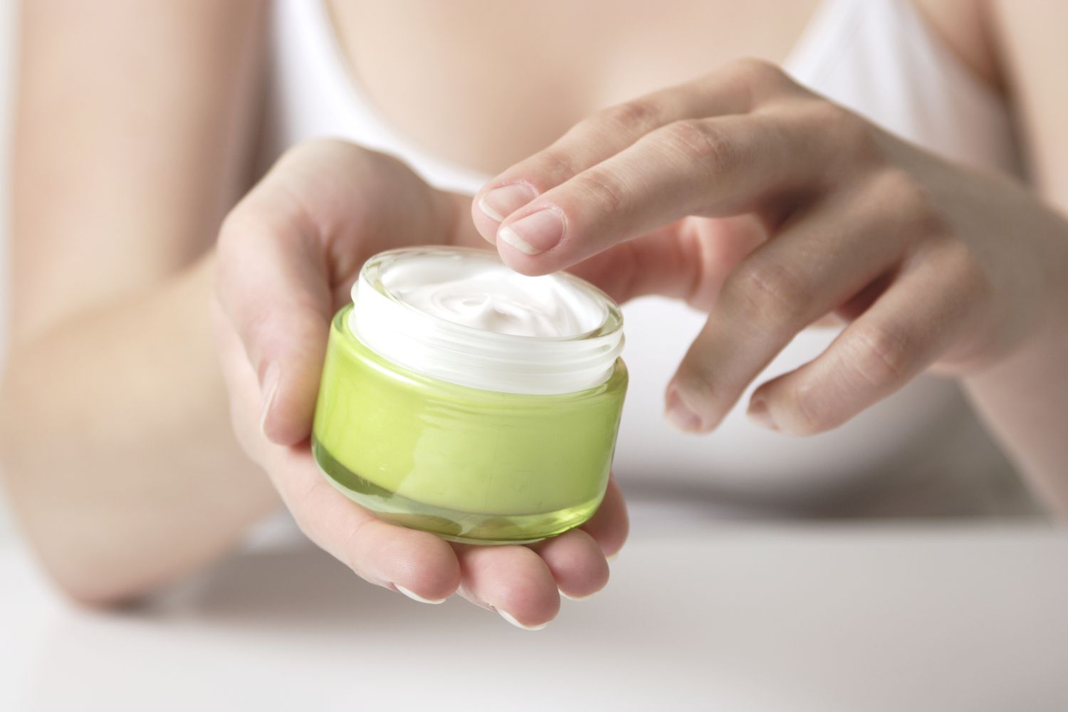 Pelembap Cream Terbaik untuk Kulit Kering dan Sensitif