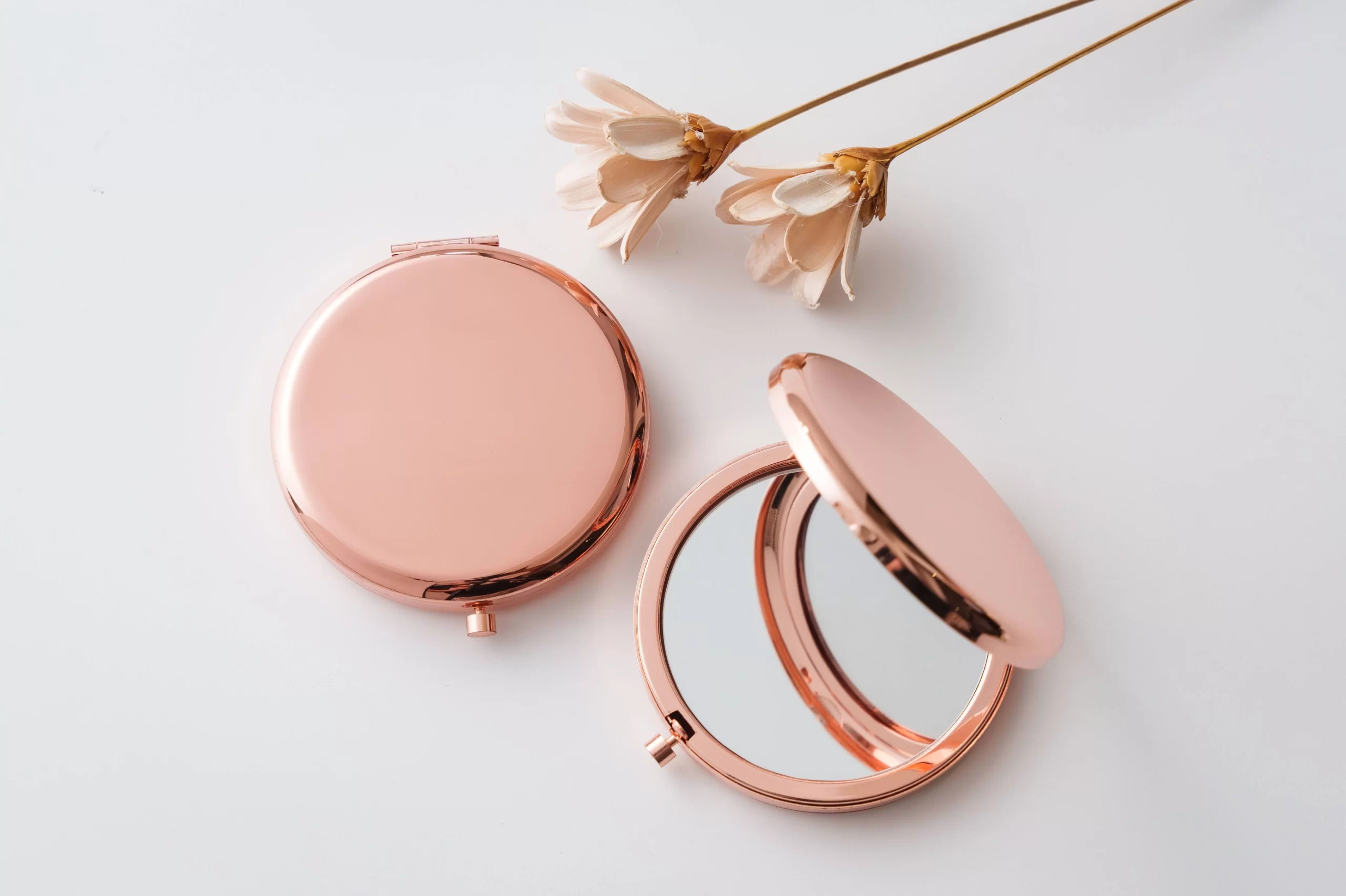 Compact Mirror