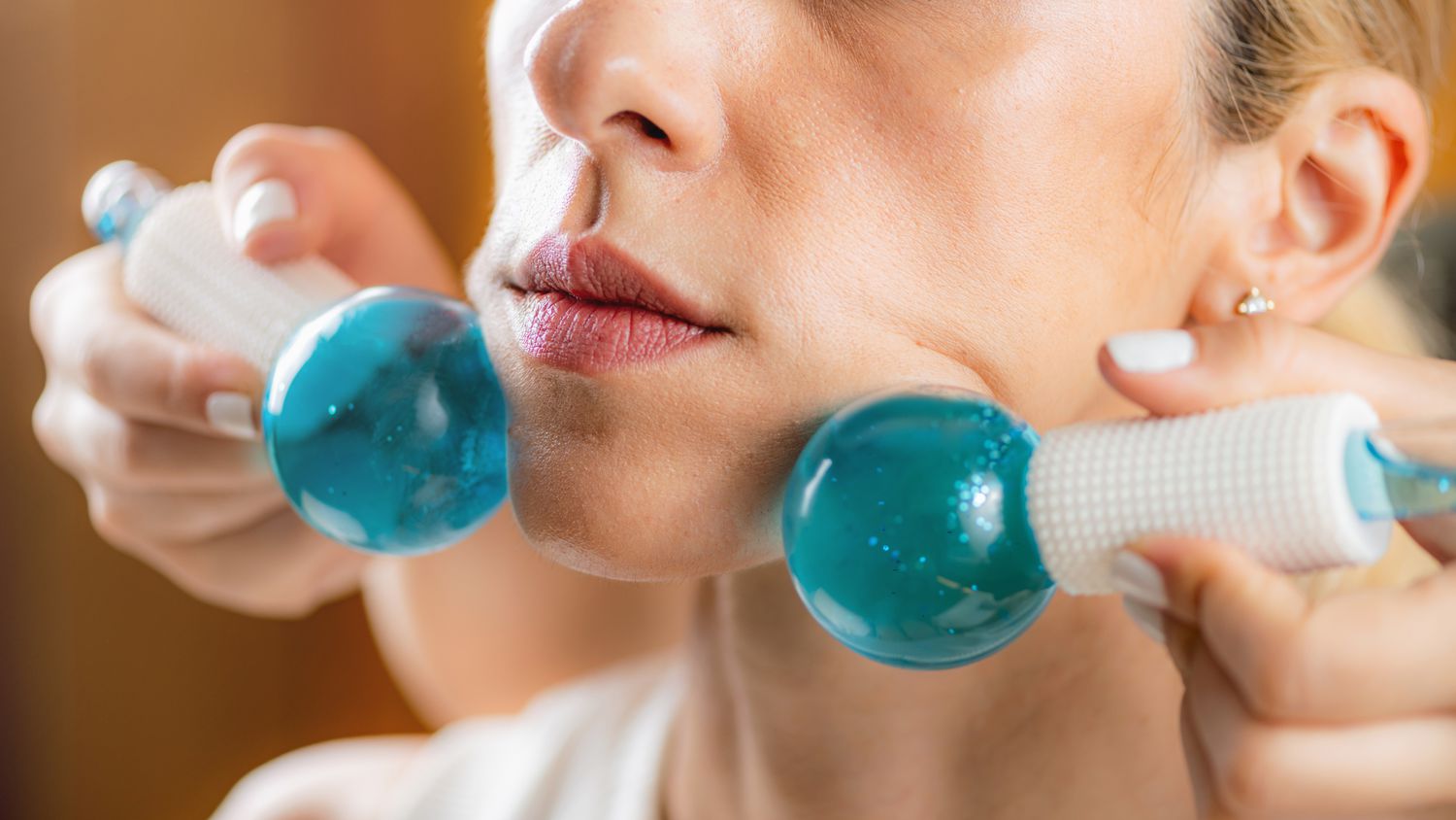 Ice Facial Therapy: Cara Mudah Mendapatkan Kulit Segar dan Bercahaya