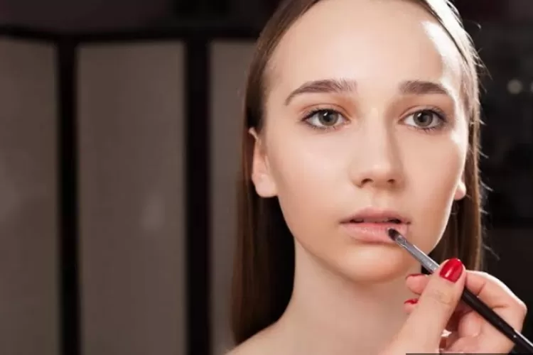 Lip Primer: Tips Memilih Produk Sesuai Jenis Bibir