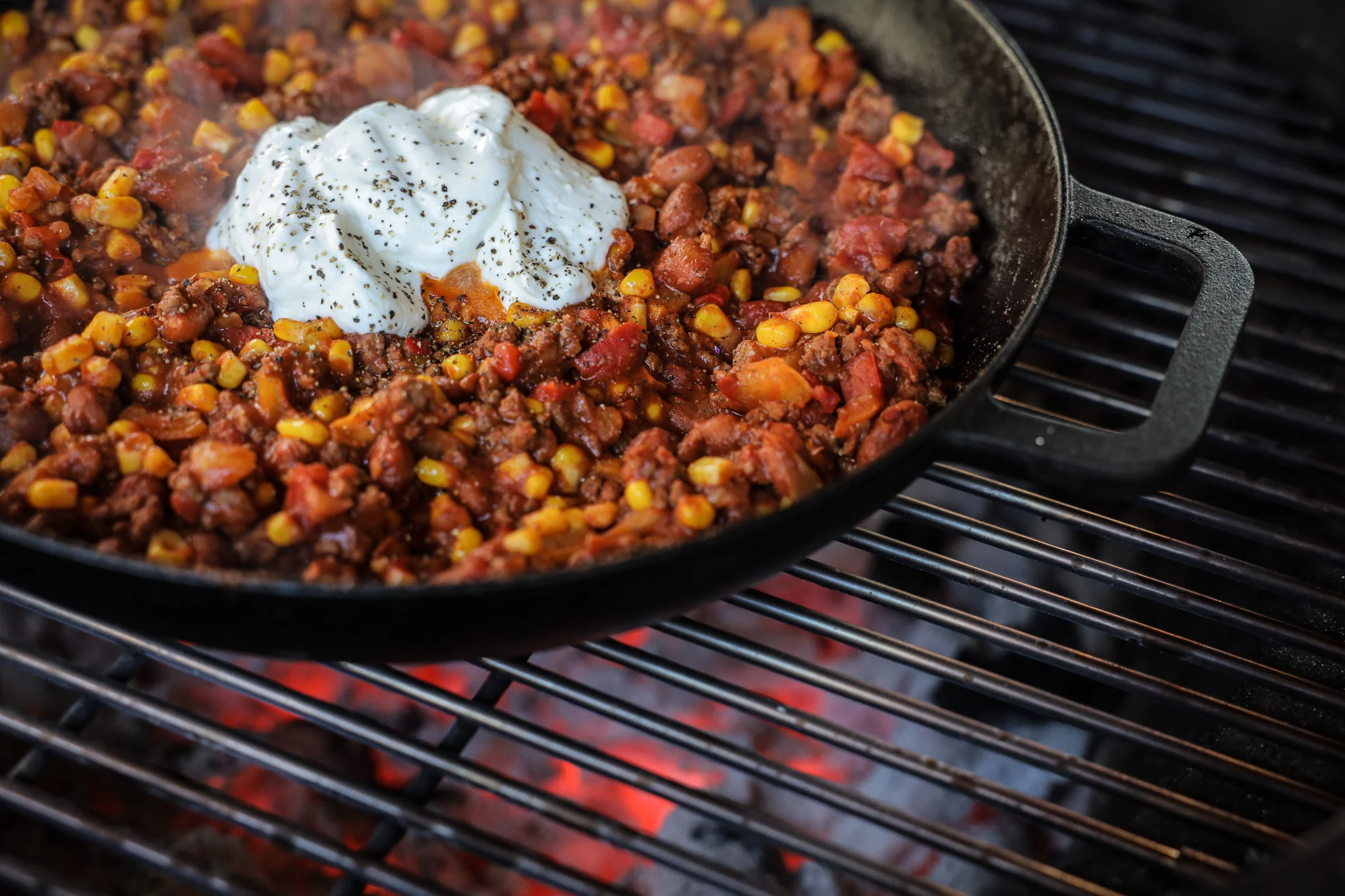 Chili Con Carne: Hearty and Spicy Comfort Food That Warms Your Soul
