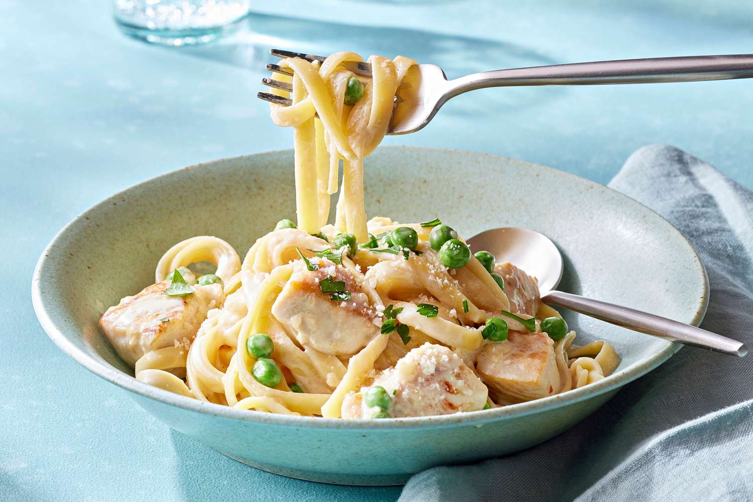Fettuccine Alfredo: Creamy Pasta Indulgence You Can’t Say No To!