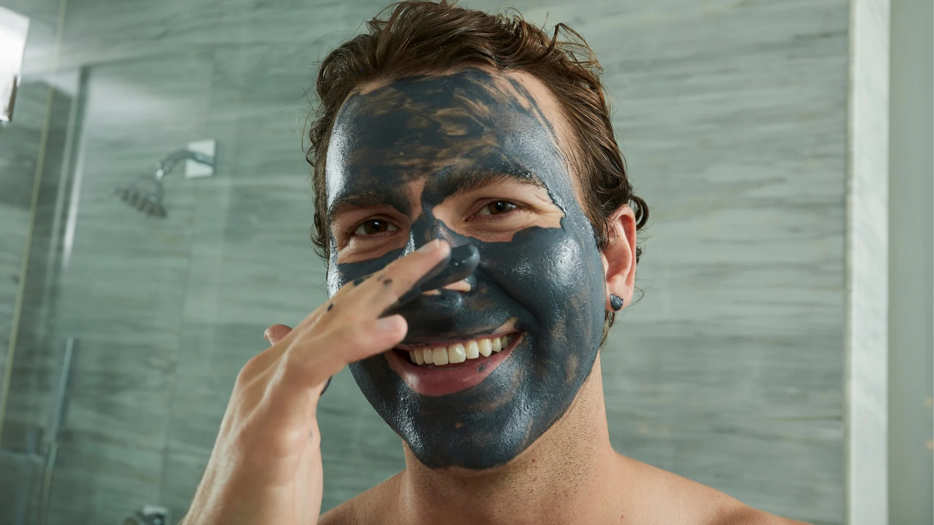 Clay Mask Membantu Mengontrol Minyak Berlebih dan Mencegah Jerawat