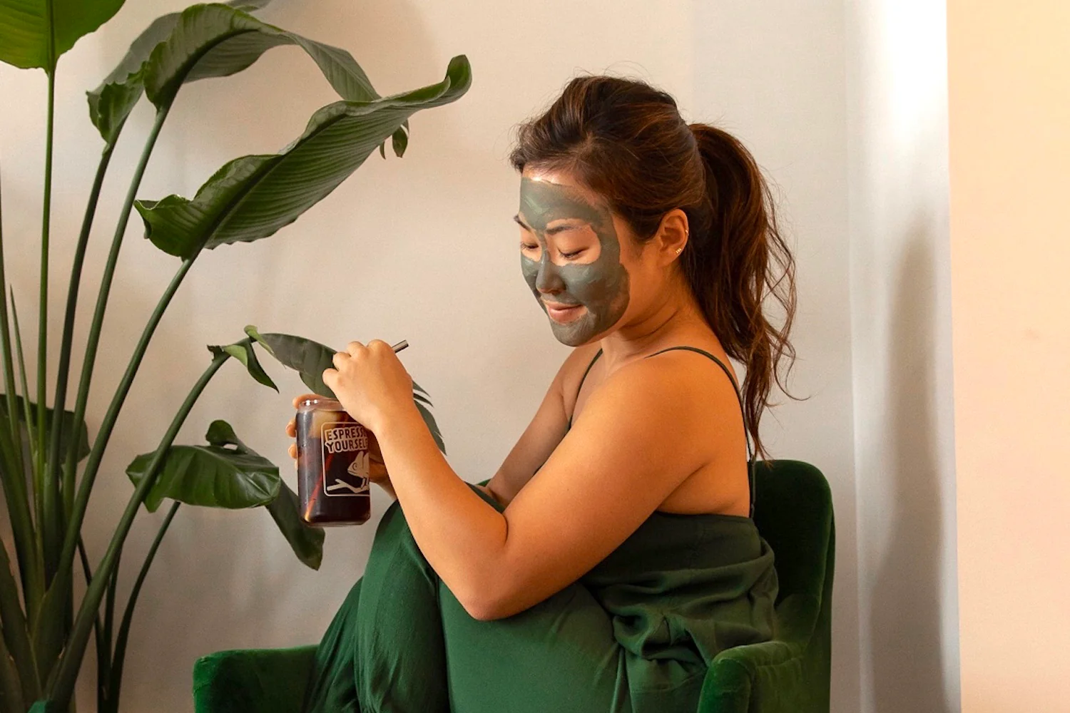 Herbal Mask: Tips Memaksimalkan Efek Melembapkan dan Mencerahkan Kulit