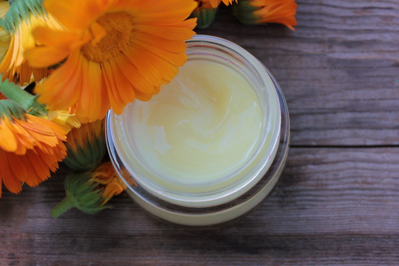 Herbal Cream: Tips Memilih Produk yang Tepat untuk Jenis Kulitmu