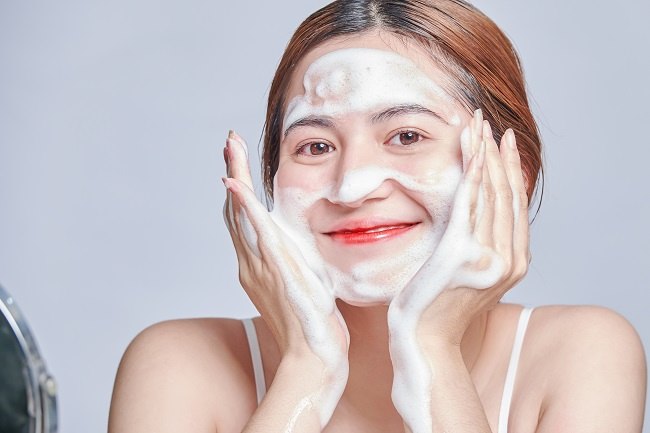 Cleanser Wajah Lembut