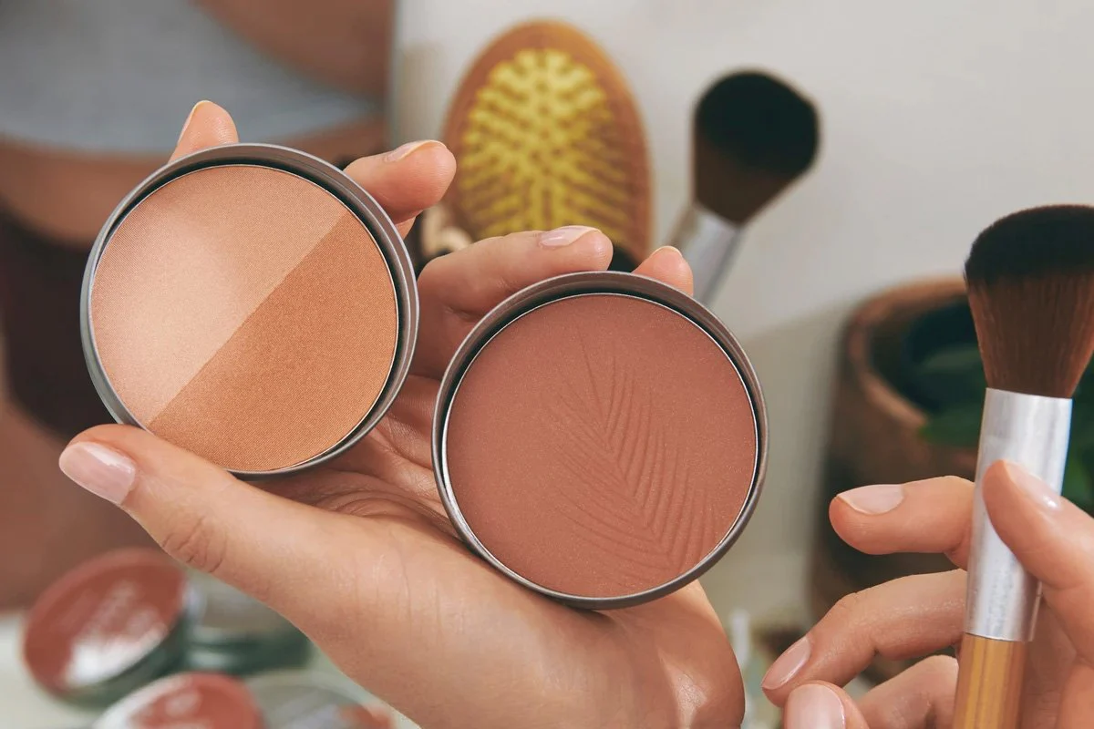 Bronzer Shimmer: Rahasia Kilau Sempurna untuk Tampilan Fresh, Glowing, dan Natural Sepanjang Hari