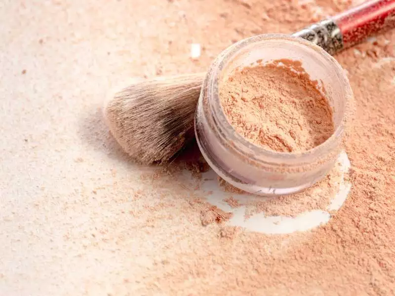 Bedak Tabur: Cara Memilih Formula yang Cocok untuk Setiap Jenis Kulit