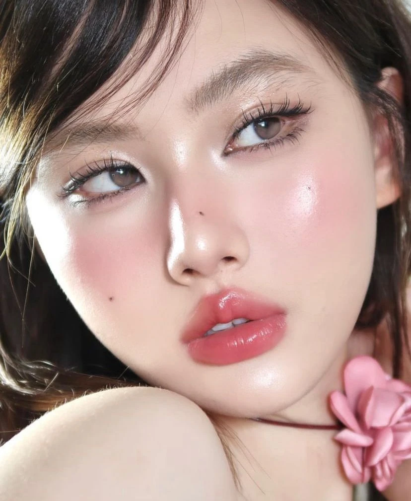 Douyin Makeup Tren Riasan Viral dari China yang Memukau