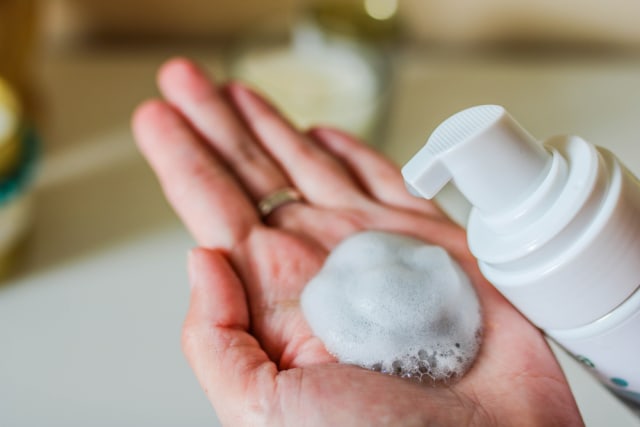 Foam Cleanser: Rahasia Kulit Bersih, Lembut, dan Sehat untuk Rutinitas Skincare Harian yang Lebih Optimal