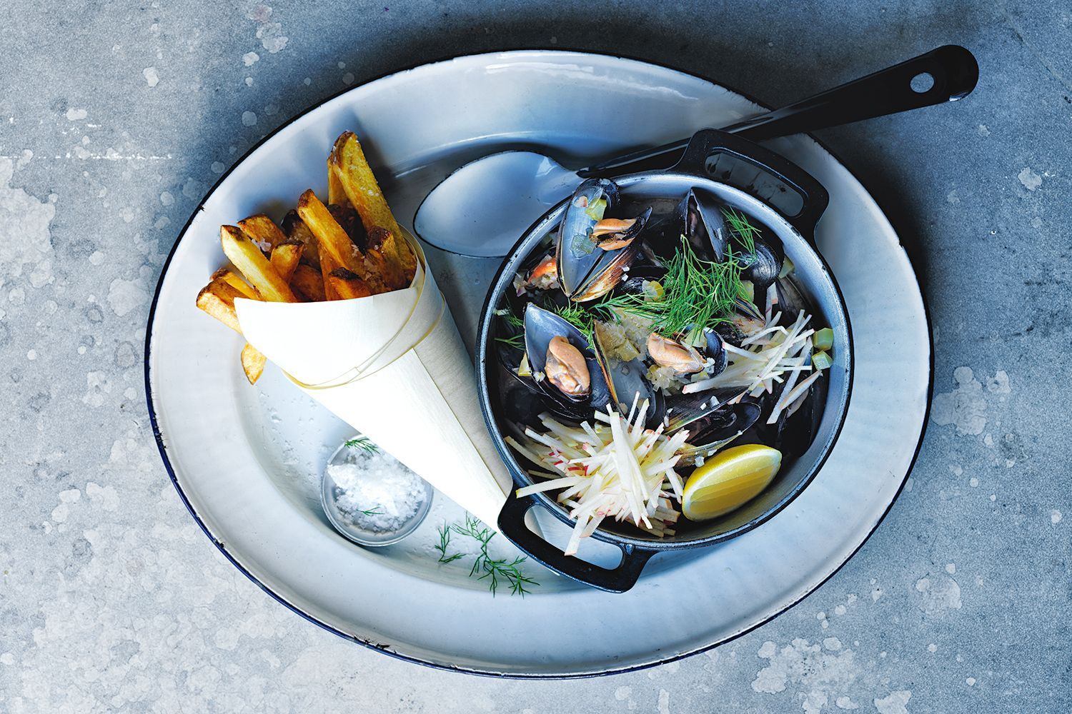 Moules Frites: Classic Belgian Mussels and Fries – My Go-To Comfort Food Story