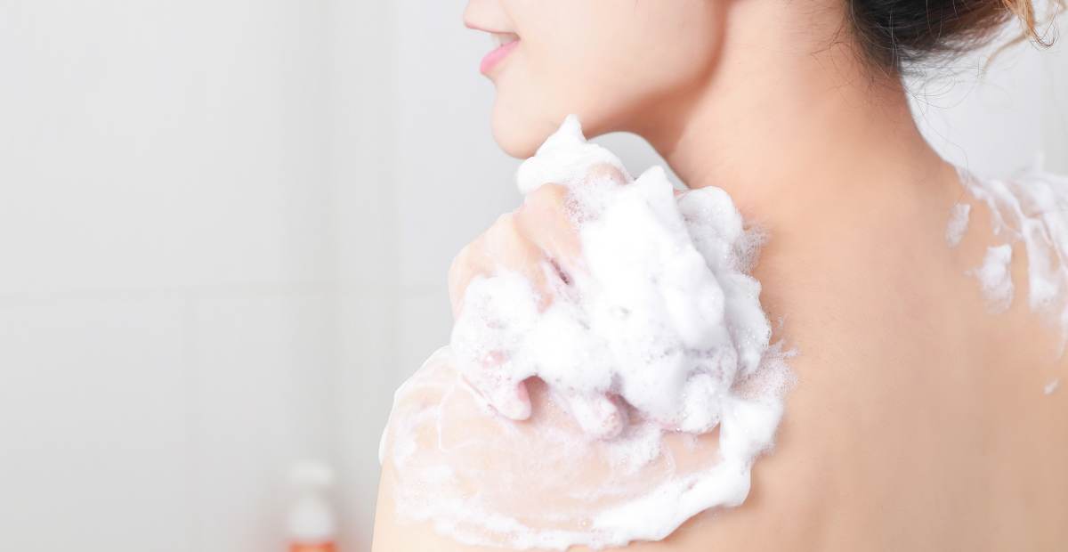 Exfoliating Body Wash: Rahasia Kulit Halus dan Sehat dalam Rutinitas Perawatan Tubuh