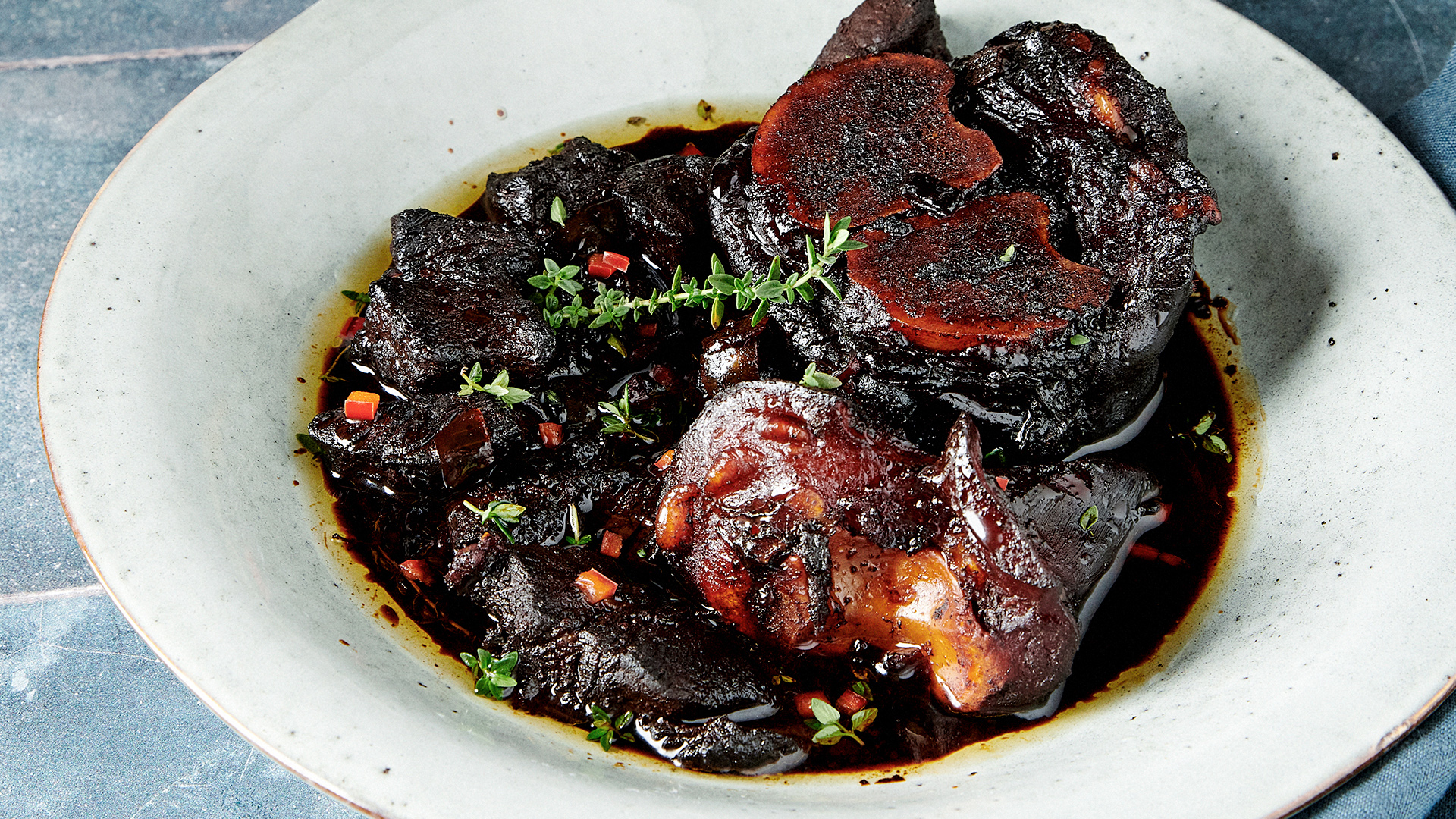 Pepperpot: Guyanese Meat Stew, Dark and Flavorful – Why You’ll Love This Caribbean Classic