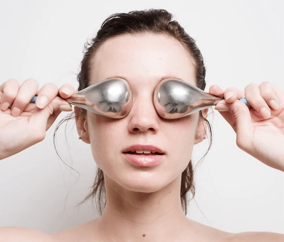 Cryo Sticks Alat Pijat Wajah Dingin untuk Kulit Kencang Cerah