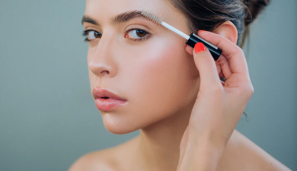 Brow Gel Clear, Rahasia Alis Rapi dan Natural untuk Tampilan Sehari-hari yang Tahan Lama