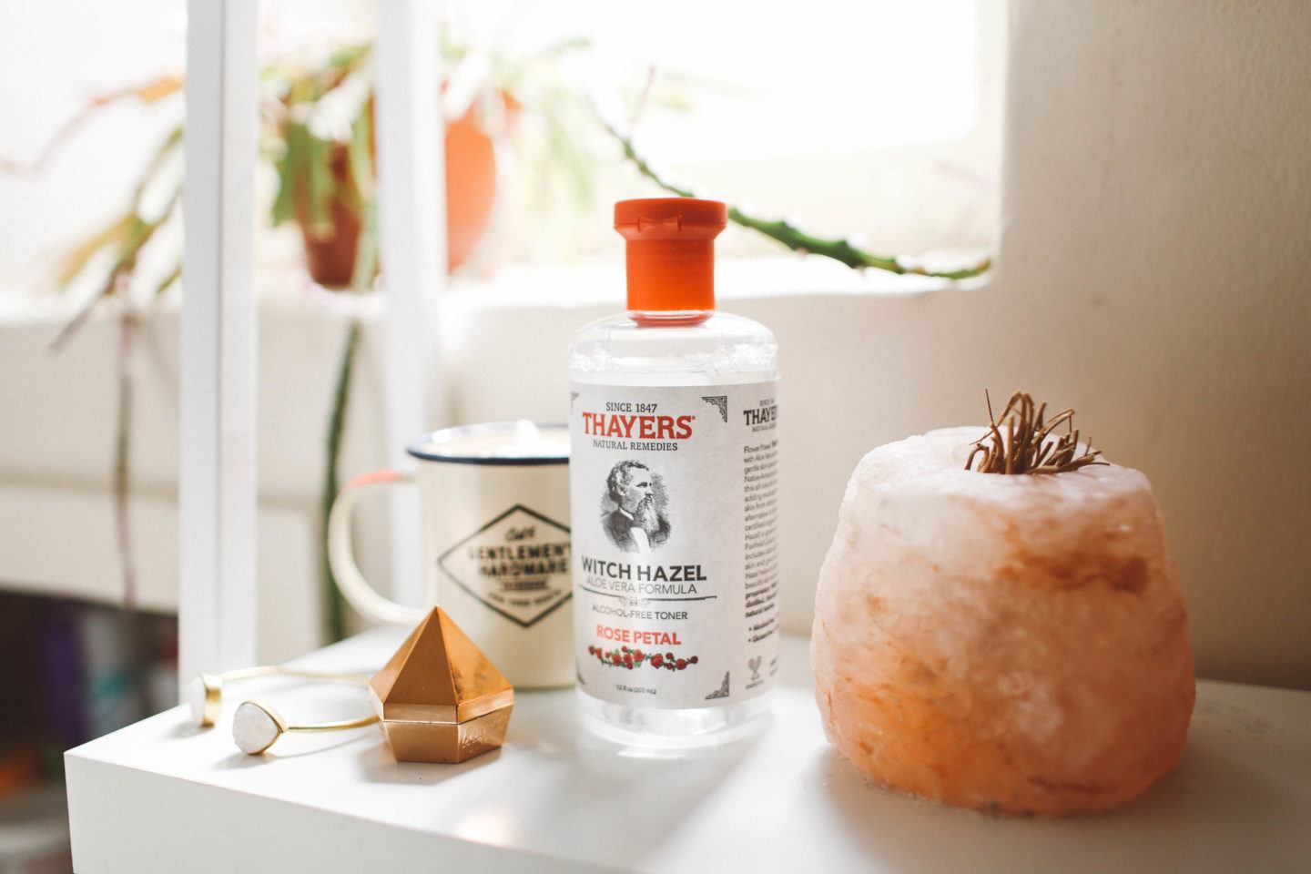 Witch Hazel Toner: Rahasia Kulit Segar NANASTOTO dan Bebas Kilap