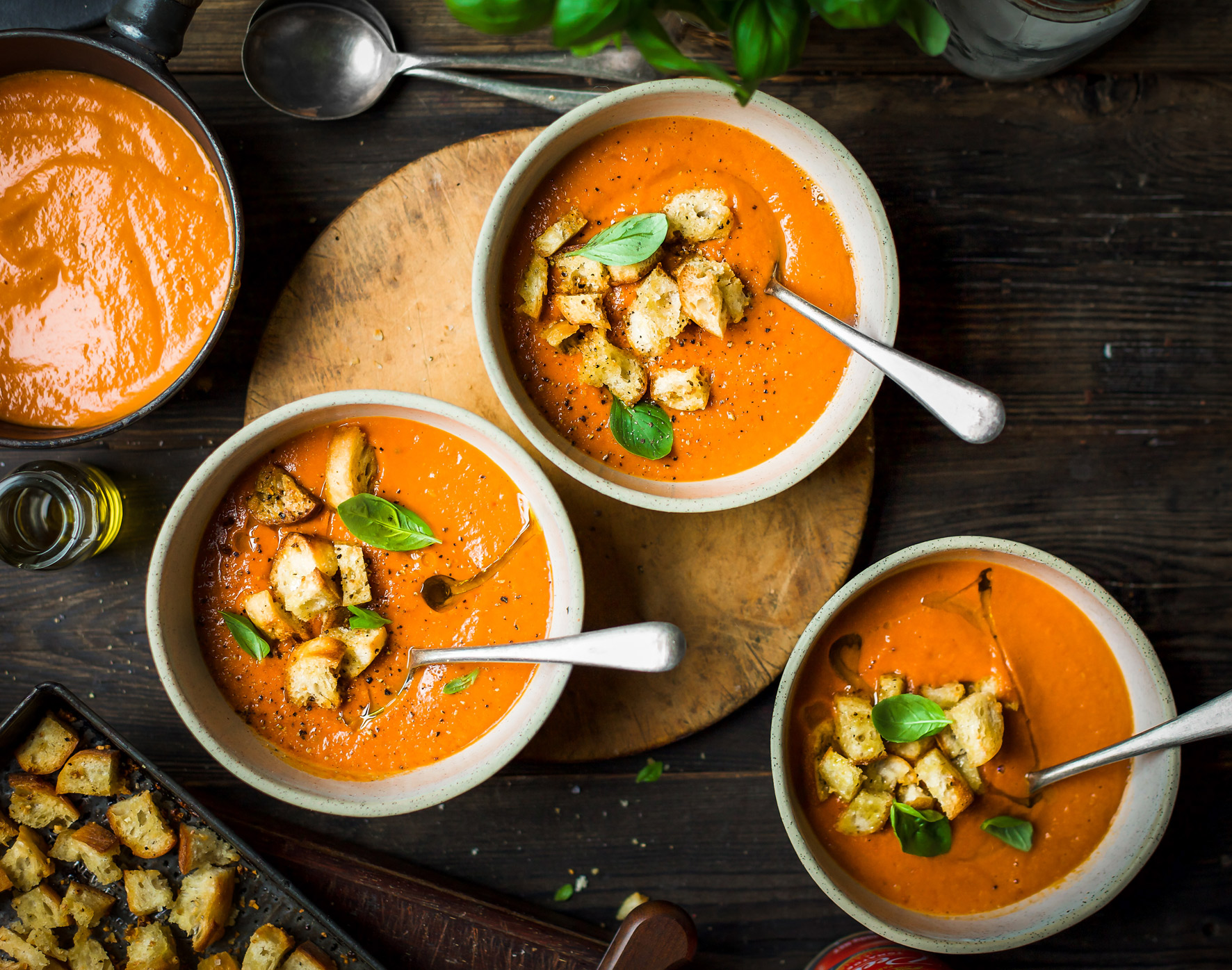 Creamy Tomato Basil Soup: Smooth and Aromatic, Comforting
