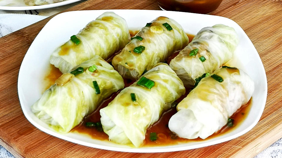 Cabbage Rolls: Savory Stuffed Cabbage Recipe for a Cozy and Flavorful Family Meal