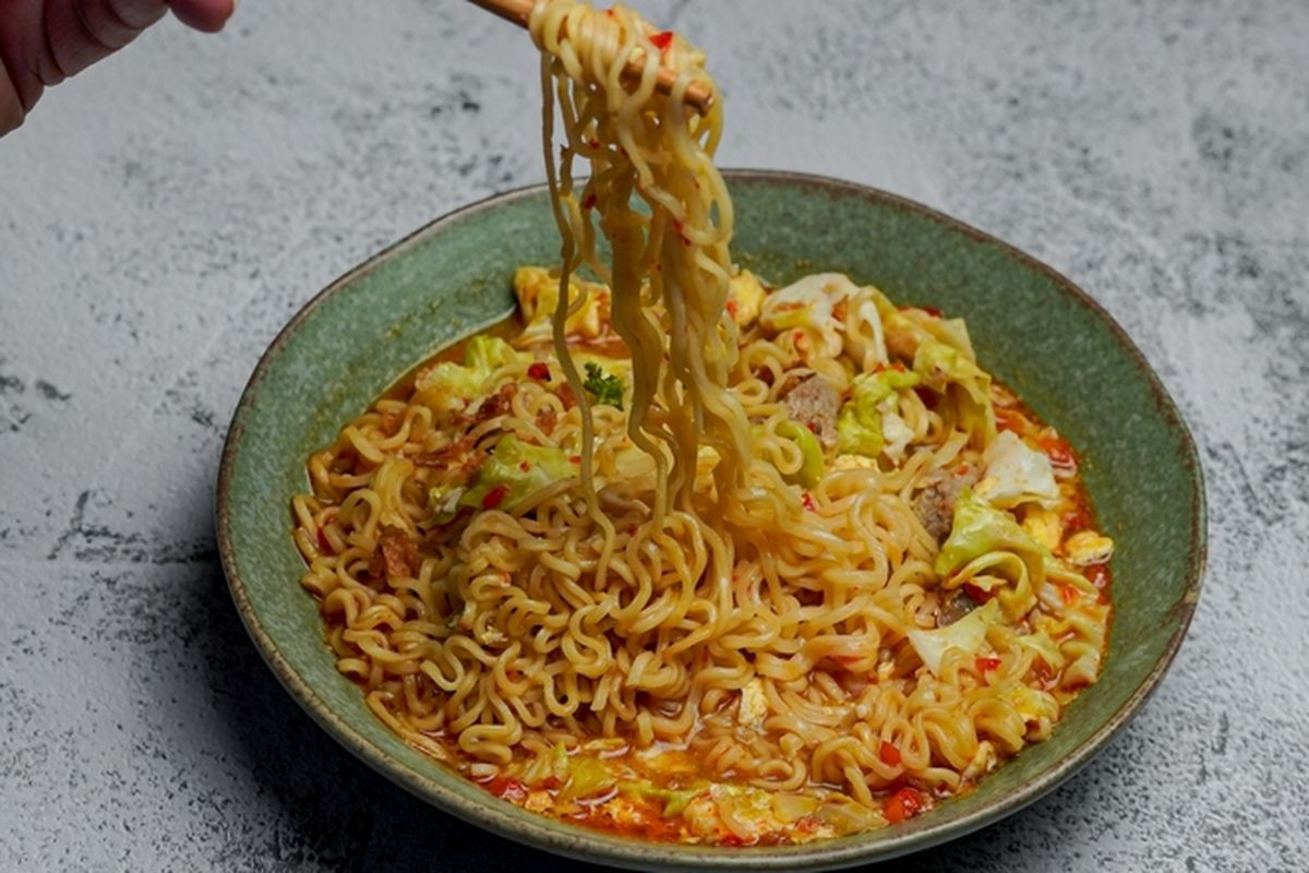 Mie Nyemek: Sensasi Mi Berkuah Sedikit yang Kaya Rasa dan Menggugah Selera