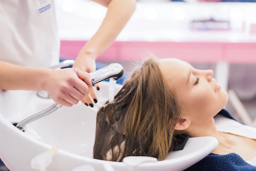 Cuci Rambut, Kebiasaan Sederhana untuk Rambut Sehat dan Berkilau