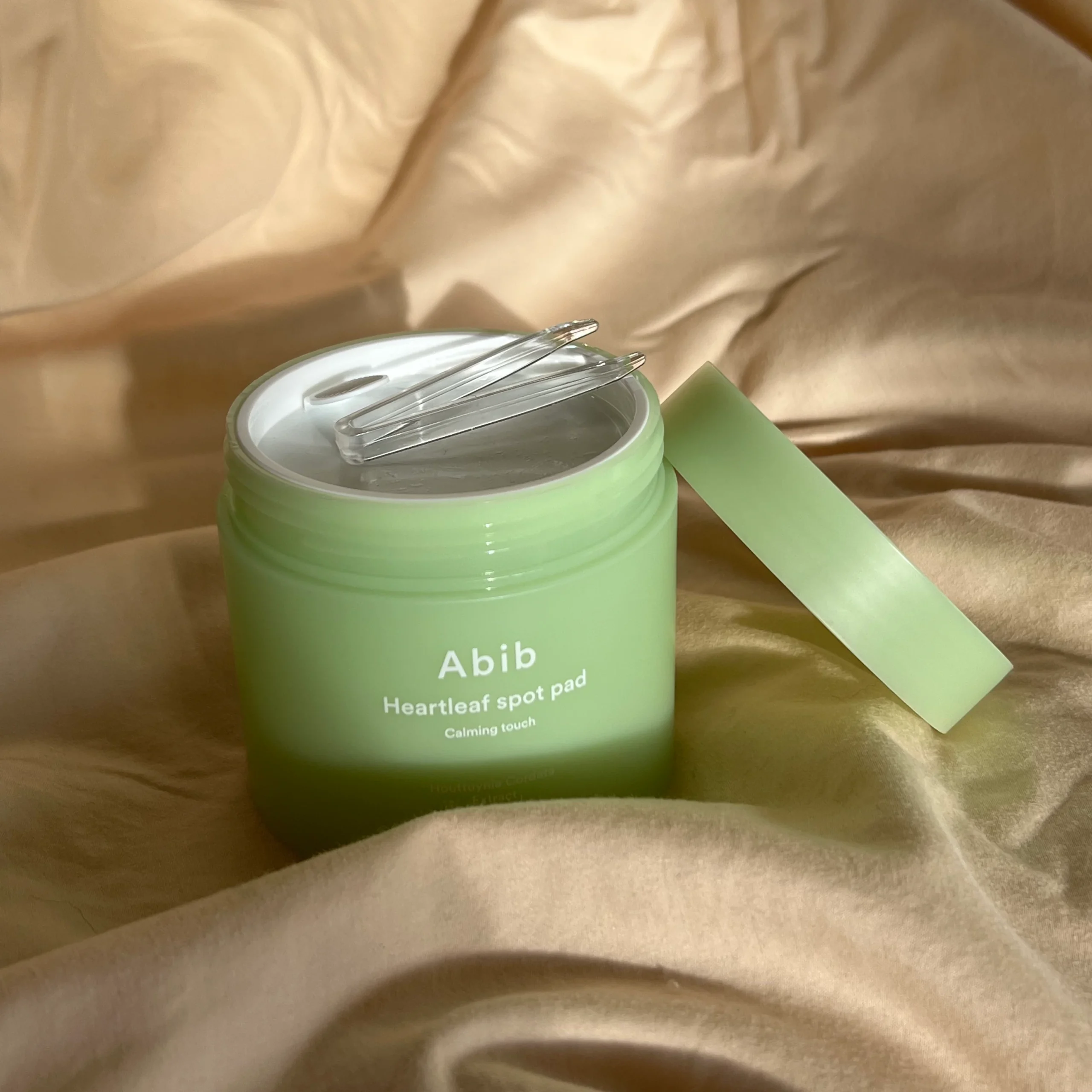 Abib Heartleaf Spot Pad: Pad Praktis untuk Menenangkan Kulit