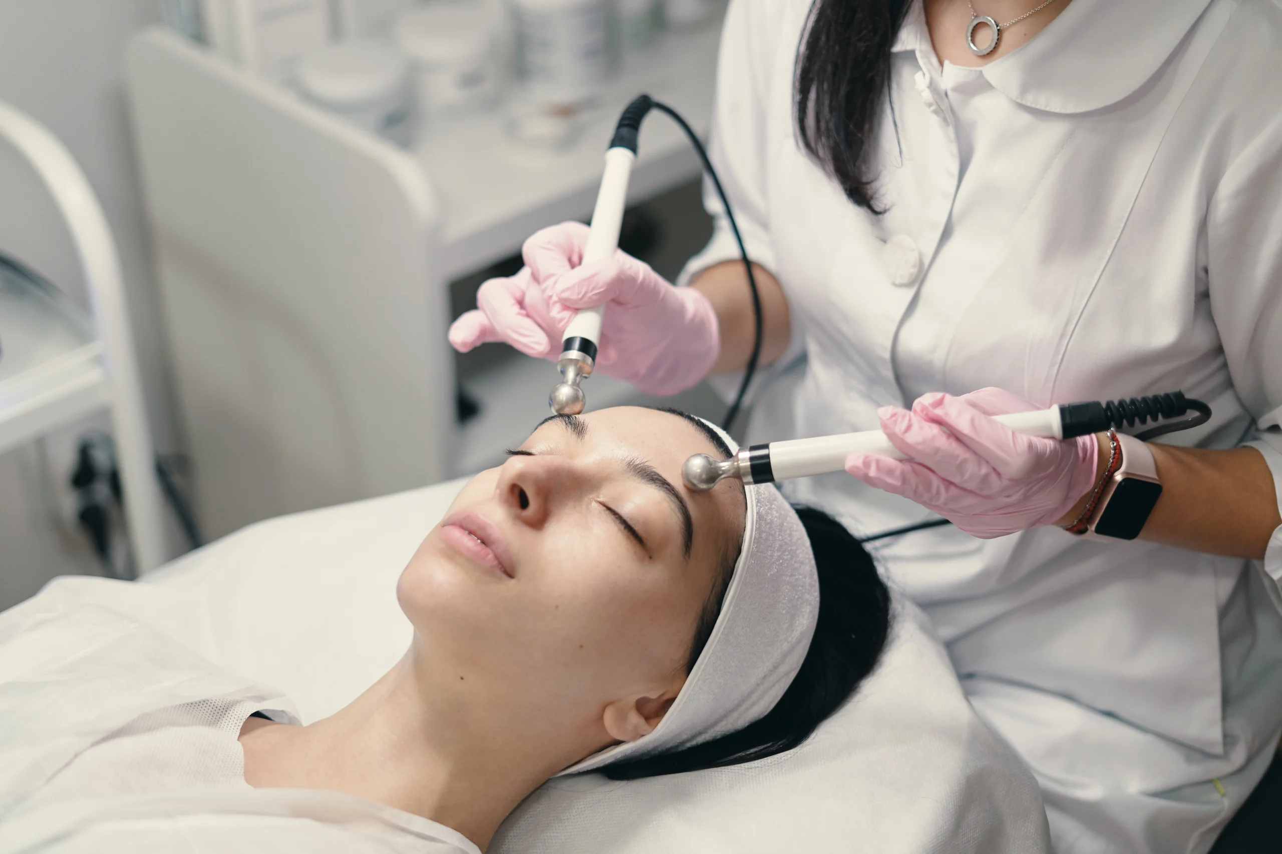 Laser Rejuvenation: Solusi untuk Meremajakan Kulit Secara Efektif