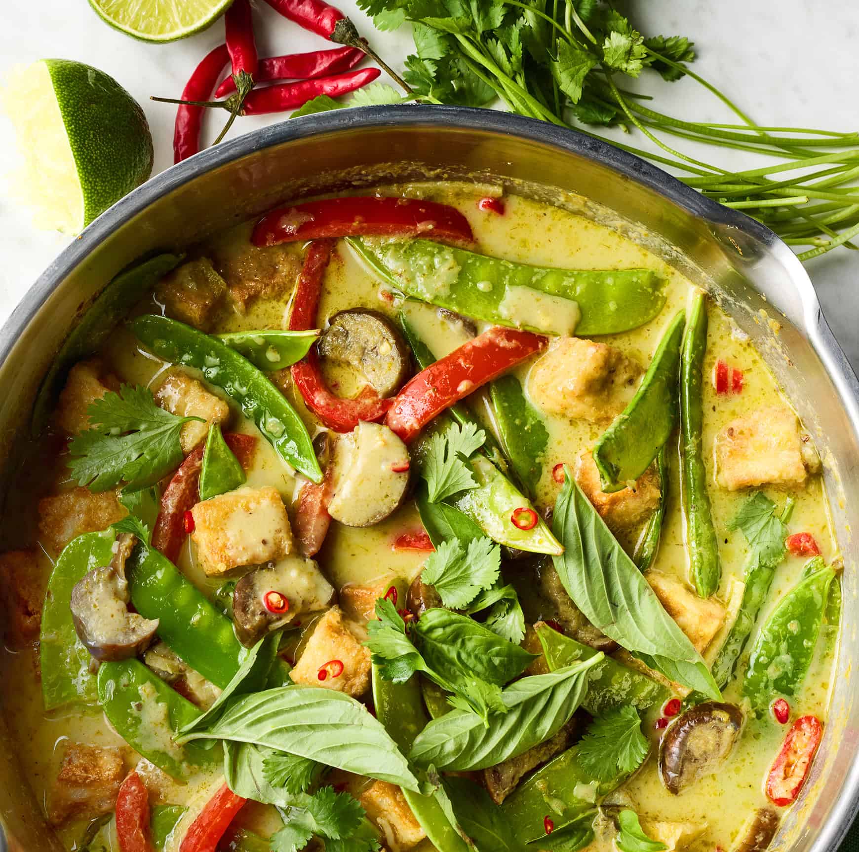 Green Curry: Thailand’s Aromatic Coconut Milk Curry With Fresh Herbs and Bold Heat