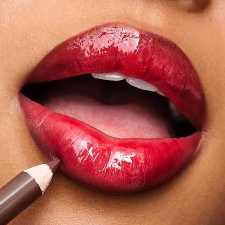 Cherry Cola Lips: Tren Warna Bibir yang Elegan dengan Efek Berdimensi