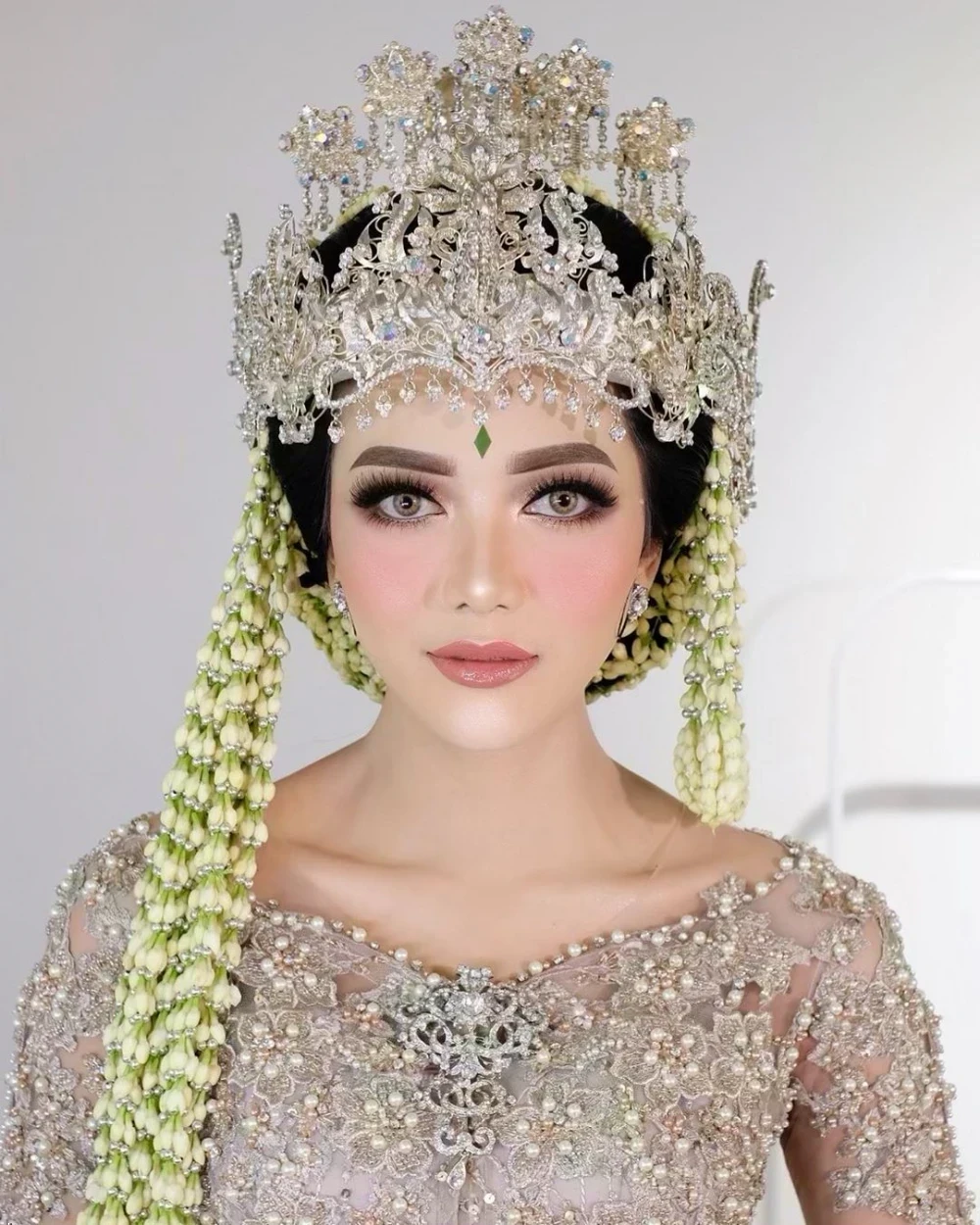 Bridal Makeup untuk Tampil Anggun dan Memesona di Hari Pernikahan