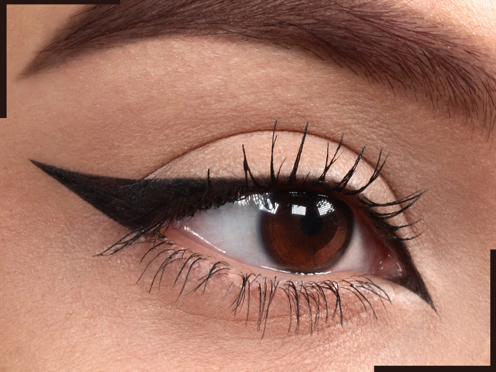 Eyeliner Tipis, Rahasia Tatapan Natural dan Elegan